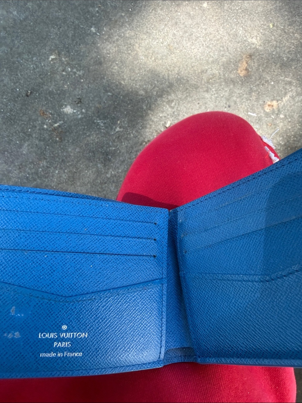 Louis Vuitton Men’s Blue Epi Leather Bifold Wallet